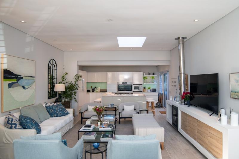 To Let 2 Bedroom Property for Rent in Green Point Western Cape